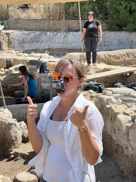 Artémis, le temple perdu. île d'Eubée, Grêce. Tournage sur les fouilles du sanctuaire d'Amarynthos. Noxediem, production audiovisuelle, Sébastien Reichenbach