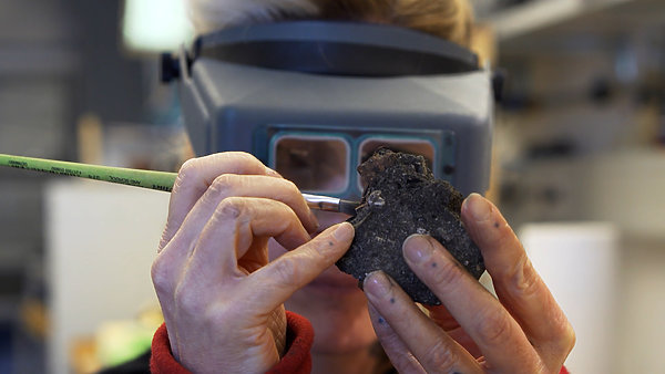Laboratoire de conservation et restauration du Musée cantonal d'archéologie et d'histoire, Lausanne, Palais de Rumine. Production de documentaires et films culturels pour les musées. Noxediem, production audiovisuelle, Sébastien Reichenbach