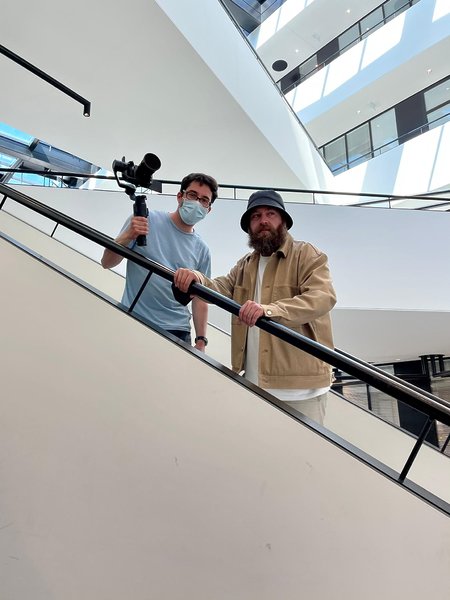 tournage vidéo humoristique pour l'EPFL avec Yann Marguet, pendant la pandémie de Covid-19. Film promotionnel EPFL. Noxediem, creative & production studio, Sébastien Reichenbach.