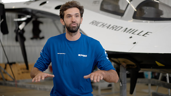 Interview du pilote du bateau SP80, base navale de Port Leucate, Film promotionnel EPFL. Noxediem, creative & production studio, Sébastien Reichenbach.