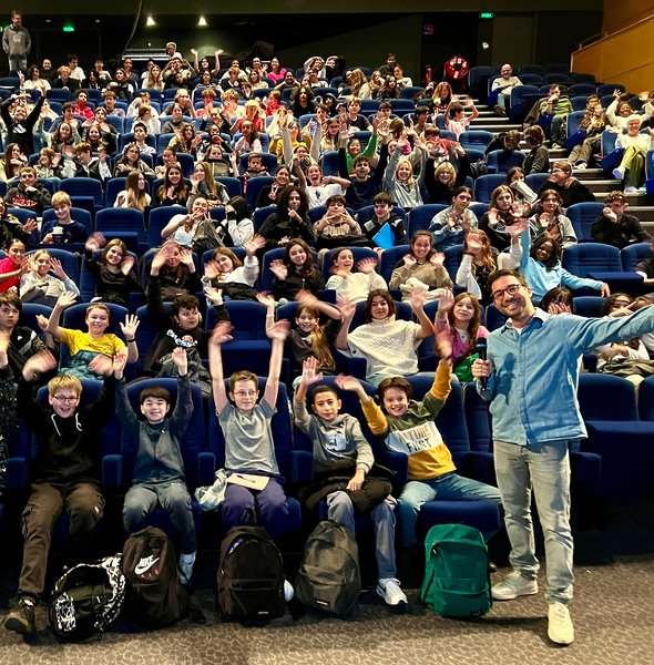 Projection de "Artémis, le Temple perdu" aux Rencontres d'Archéologie de la Narbonnaise, octobre 2024. Le film a remporté le Prix des collégiens et la Mention spéciale du Jury. Noxediem, creative & production studio, Sébastien Reichenbach
