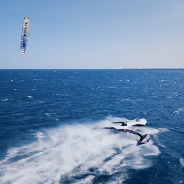 prise de vue drone, bateau SP80, qui vise le record du monde à la voile. Film promotionnel EPFL. Noxediem, creative & production studio, Sébastien Reichenbach.